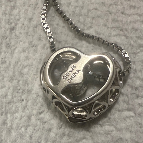Floating Heart Pendant Necklace-Silver - Picture 6 of 7